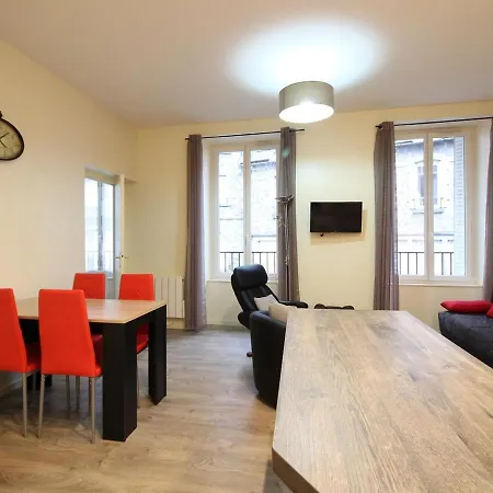 Bel T2 Renove Avec Wifi Au Centre Du Mont-dore, Proche Des Thermes Et Pistes - Fr-1-608-181 * Le Mont-Dore